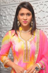 Mannara Chopra Interview About Rogue Movie